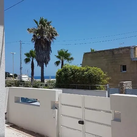 Centro - Villino Vista Mare Con Ampio Giardino * Torre dell'Orso